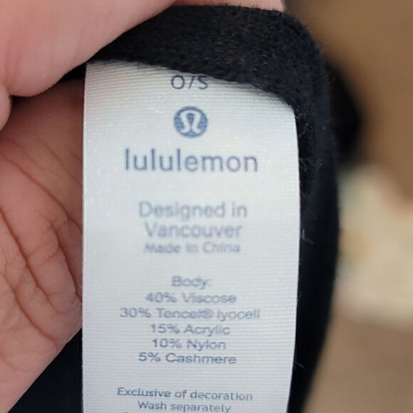 LULULEMON Black Knit Yin Poncho - Picture 7 of 7